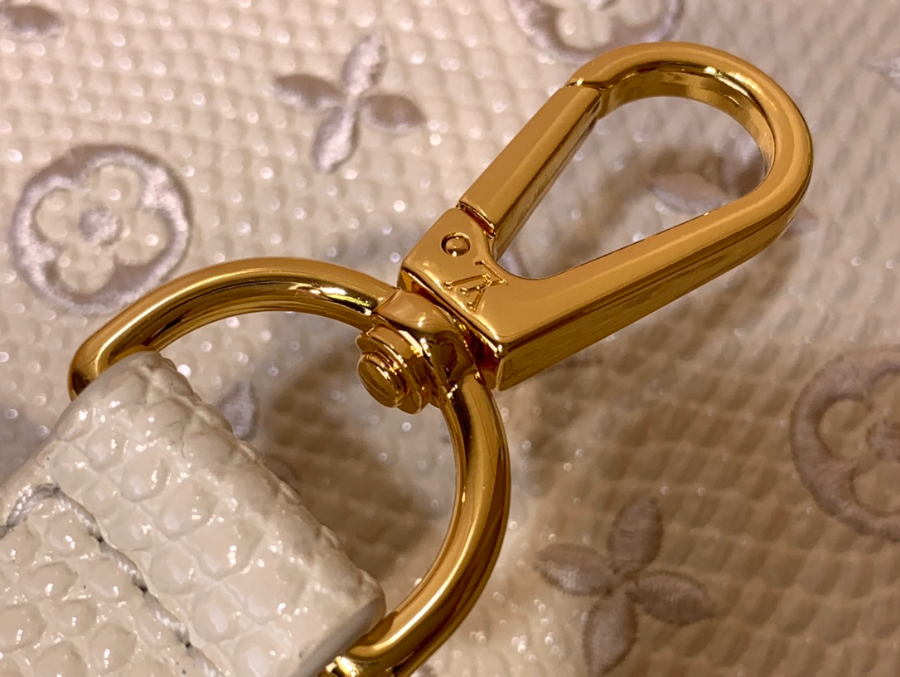 루이비통 카퓌신 BB 로고 자수 M48865 27917.3cm 화이트6.jpg