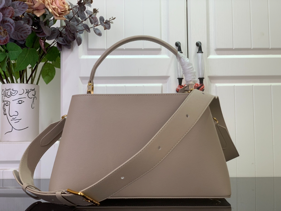 루이비통 카퓌신 MM 수플 M12929 241233cm 호두색2.jpg