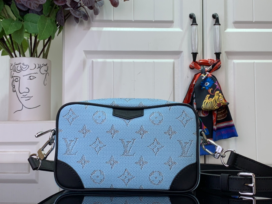 루이비통 트로카데로 웨어러블 월릿 M14684 136.520cm1.jpg