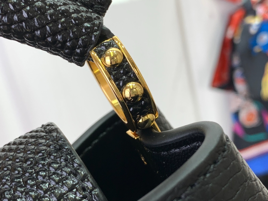 루이비통 카퓌신 나노 M25611 16.3116.5cm 블랙7.jpg