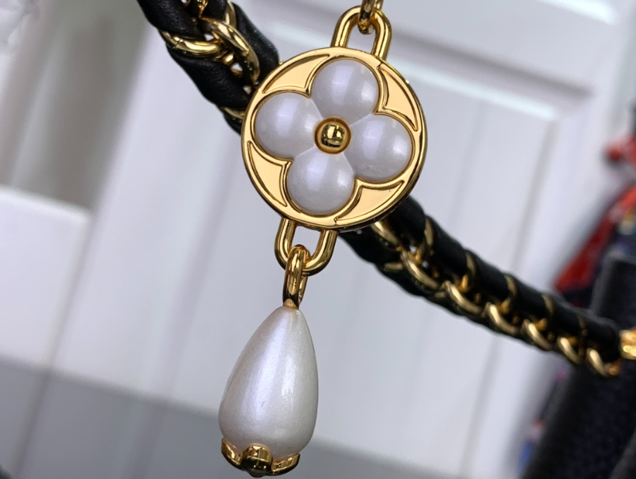 루이비통 카퓌신 나노 M25611 16.3116.5cm 블랙8.jpg