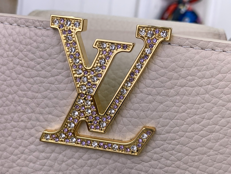 루이비통 카퓌신 미니 M14177 13.6821cm 아이보리7.jpg