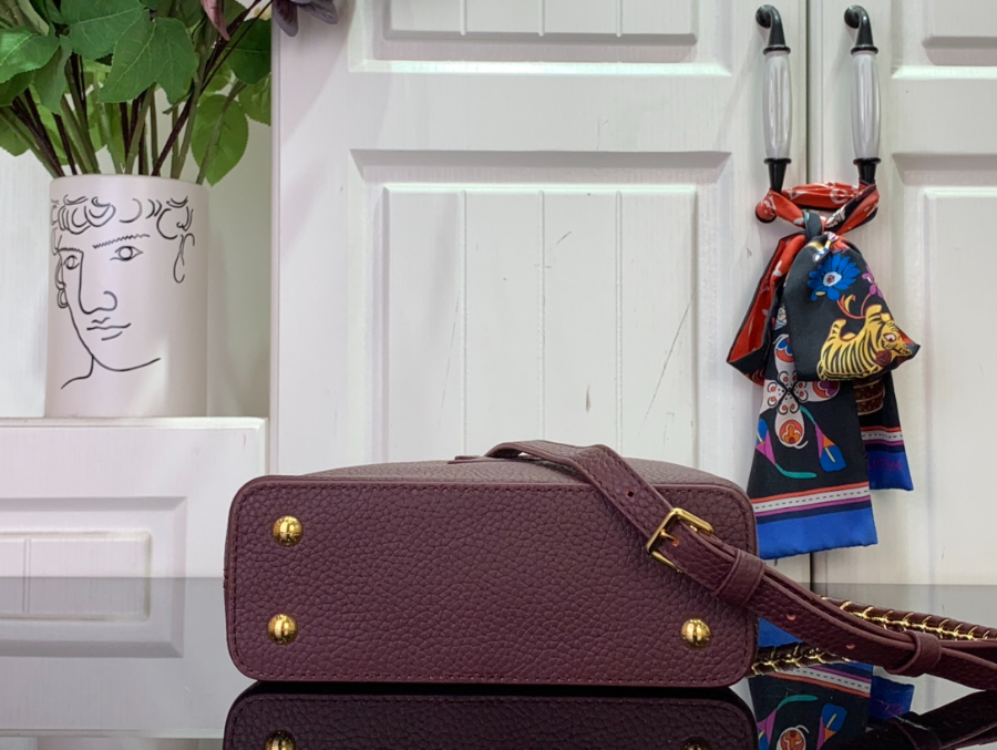 루이비통 카퓌신 미니 M25893 2113.68cm 와인5.jpg