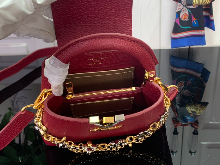 루이비통 카퓌신 미니 다크 레드3.jpg