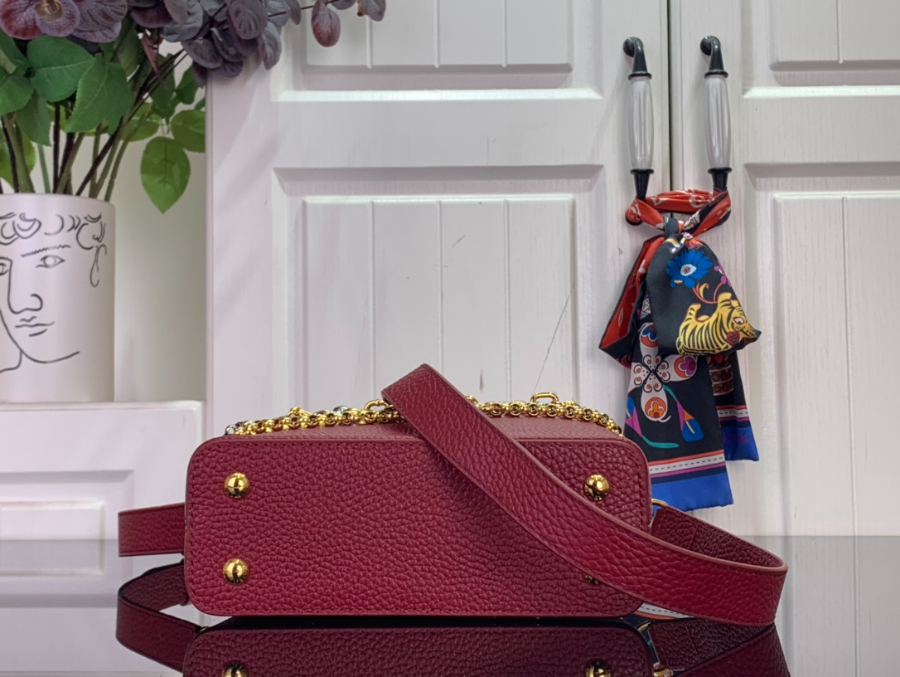 루이비통 카퓌신 미니 다크 레드5.jpg