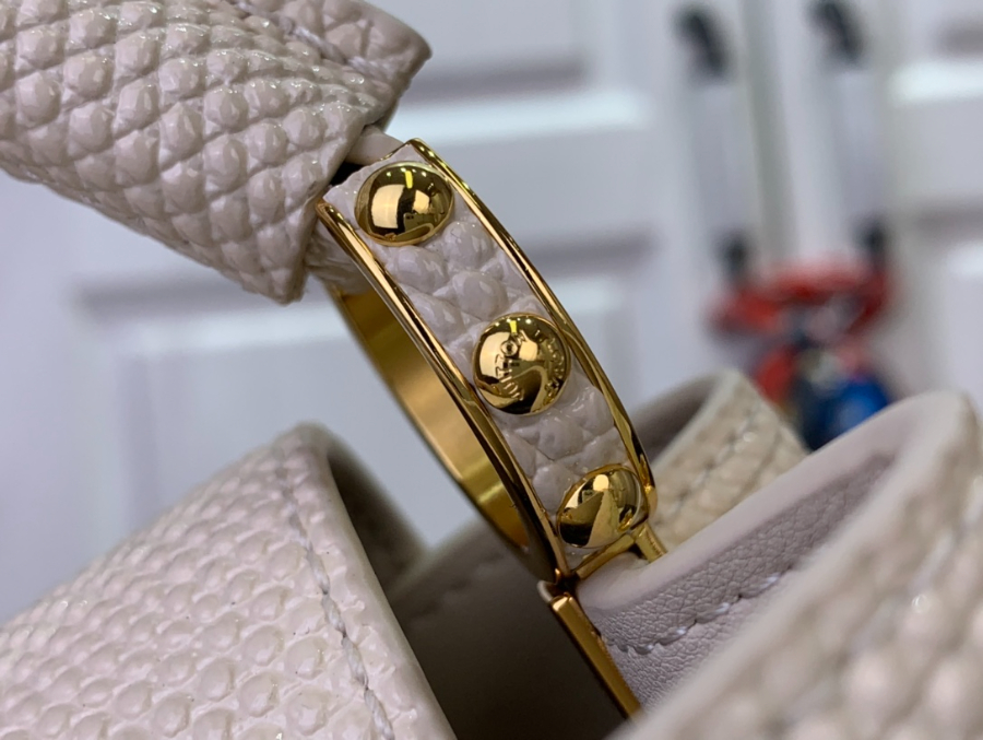 루이비통 카퓌신 미니 로고 자수 M48865 21813.6cm 화이트8.jpg