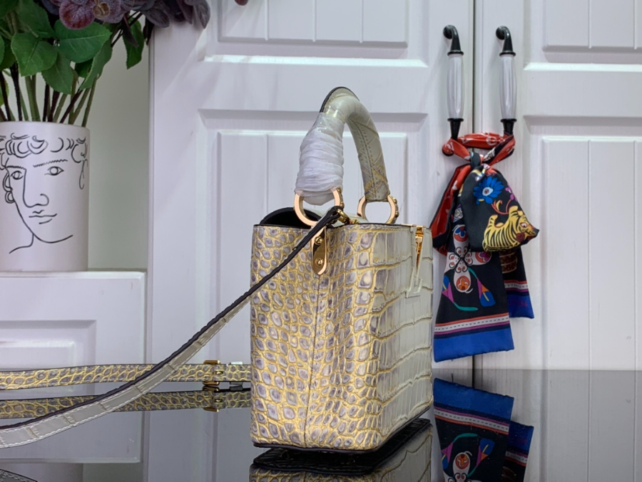 루이비통 카퓌신 미니 악어무늬 M94227 M48865 21148cm4.jpg