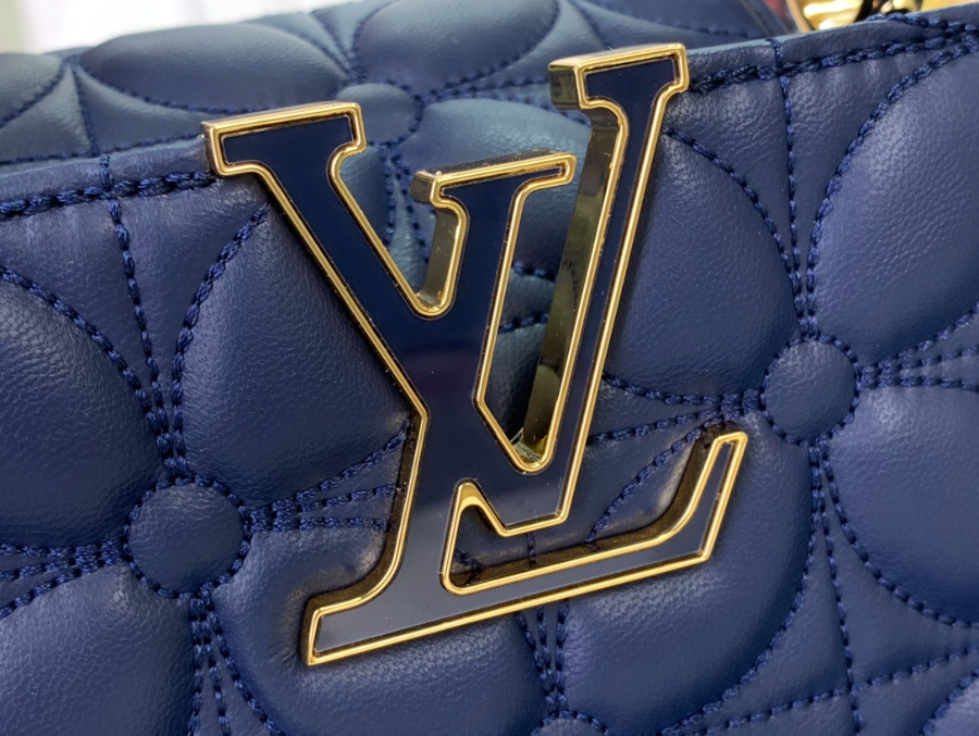 루이비통 카퓌신 이스트 웨스트 미니 네잎클로버 M25283 13.6821cm 네이비6.jpg