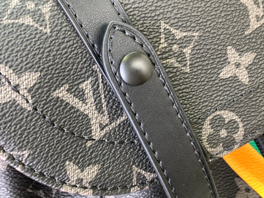 루이비통 크리스토퍼 MM MON 모노그램 미디엄 4412.538cm P01959 블랙7.jpg