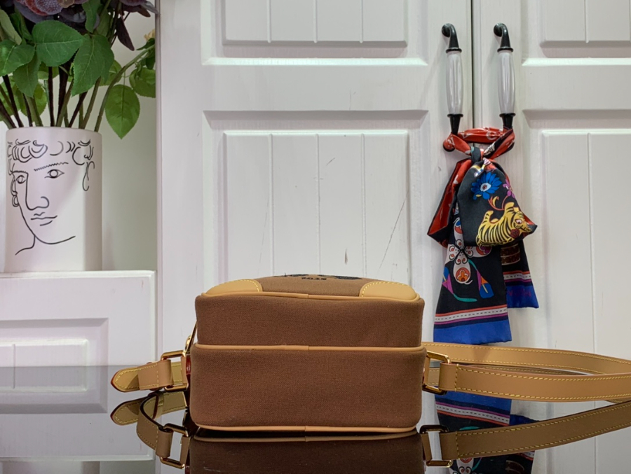 루이비통 아마조네 M25866 20813.5cm5.jpg