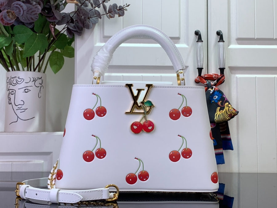 루이비통 LV x TM 카퓌신 BB 17.3927cm M13251 화이트1.jpg