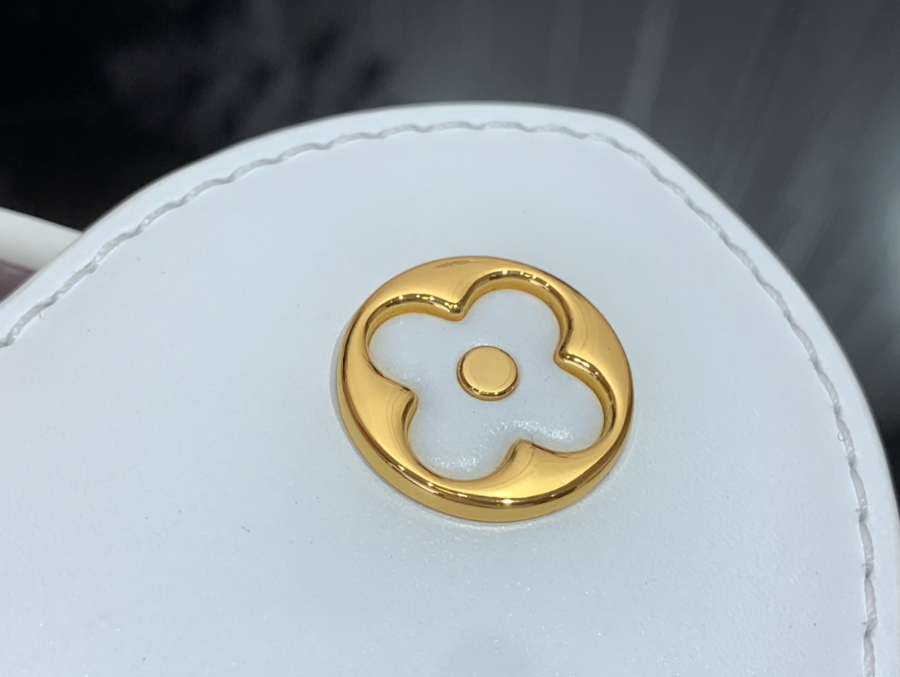 루이비통 LV x TM 카퓌신 미니 13.6821cm M13251 화이트5.jpg