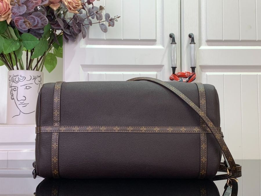 루이비통 익스프레스 미디엄 M26037 2418.536cm 초콜릿5.jpg