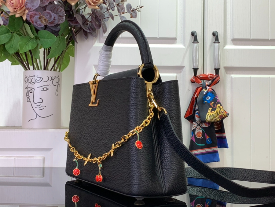 루이비통 LV x TM 카퓌신 미디엄 M13714 201131.5cm 블랙4.jpg