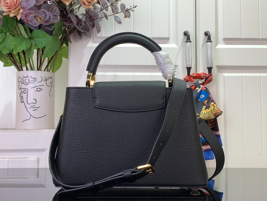 루이비통 LV x TM 카퓌신 BB M13714 17.3927cm 블랙2.jpg