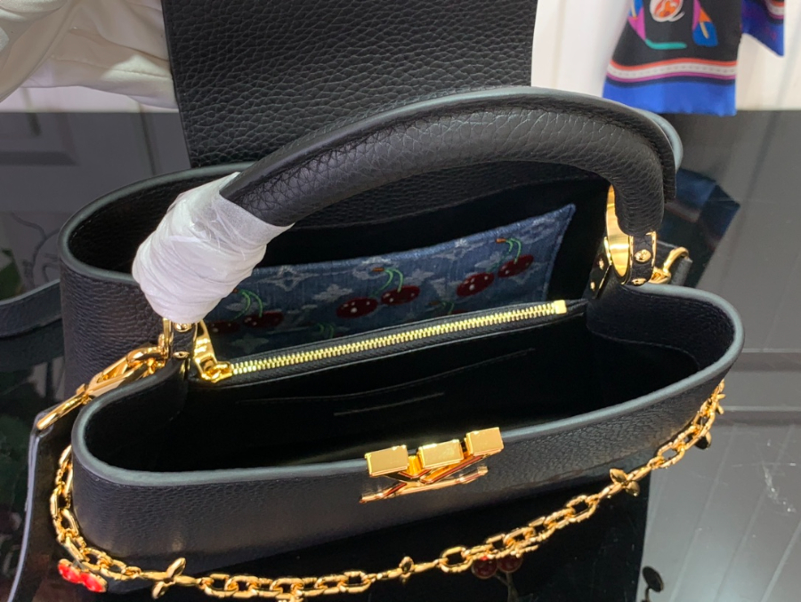 루이비통 LV x TM 카퓌신 BB M13714 17.3927cm 블랙3.jpg