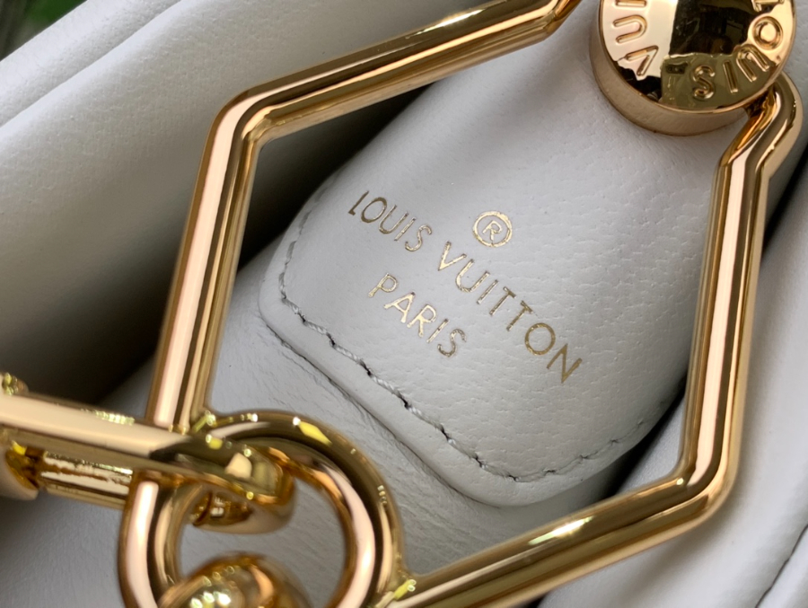 루이비통 쿠상 스몰 M14503 201226cm7.jpg