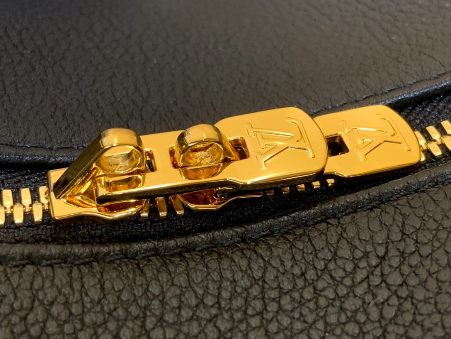 루이비통 익스프레스 트래블 M26037 202745cm 블랙7.jpg