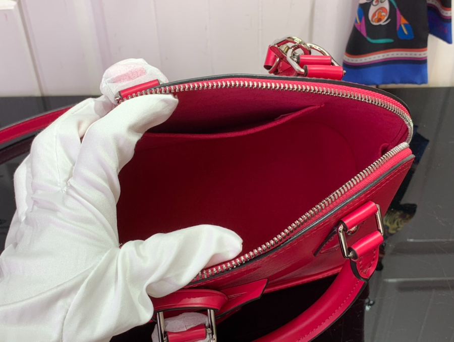 루이비통 알마 BB M11382 23.517.511.5cm 레드3.jpg