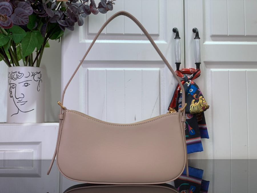 루이비통 포쉐트 LV 블룸 M25525 23104cm 누드2.jpg