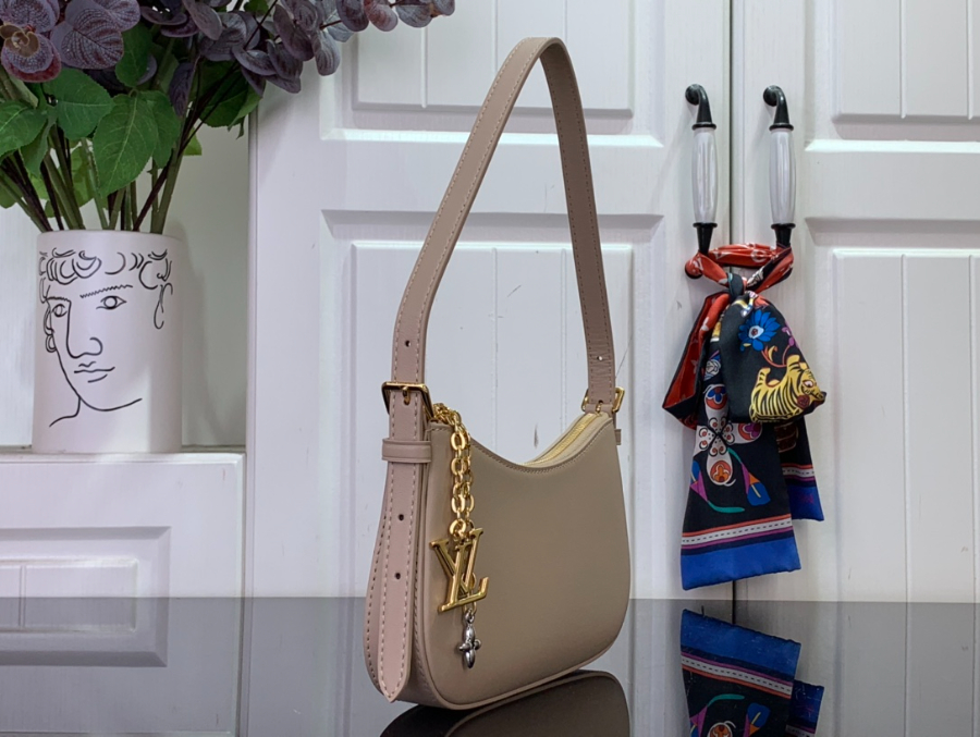 루이비통 포쉐트 LV 블룸 M25525 23104cm 누드4.jpg