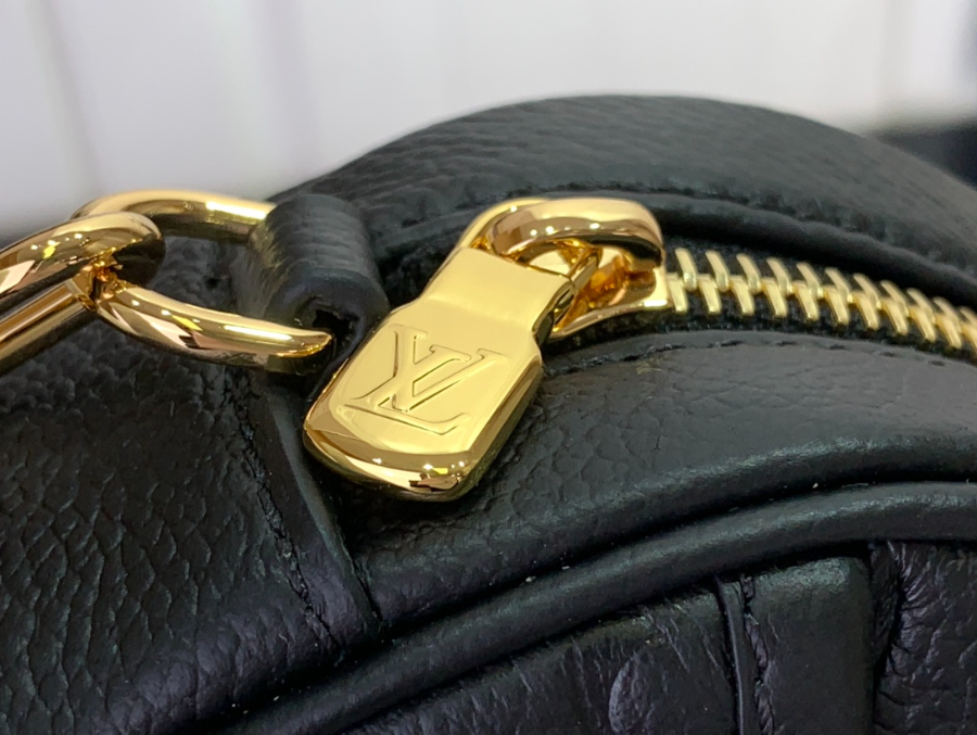 루이비통 타이니 카메라 백 M26509 13619cm 블랙6.jpg