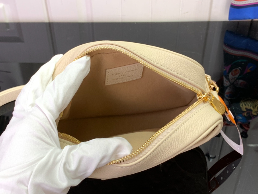 루이비통 타이니 카메라 백 M26509 13619cm 크림3.jpg