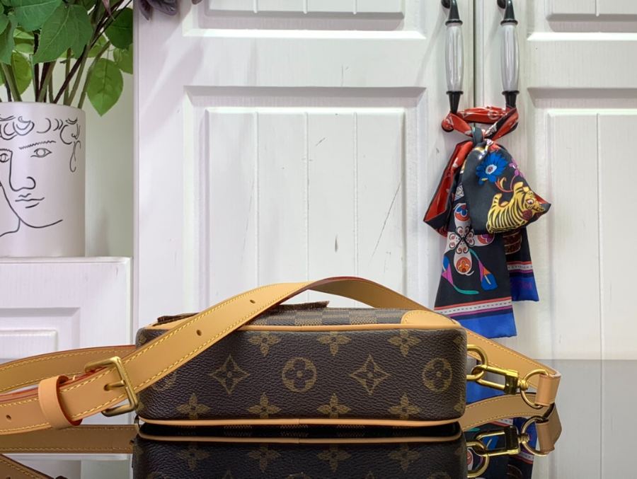 루이비통 트로카데로 미니 M26020 136.520cm 브라운5.jpg