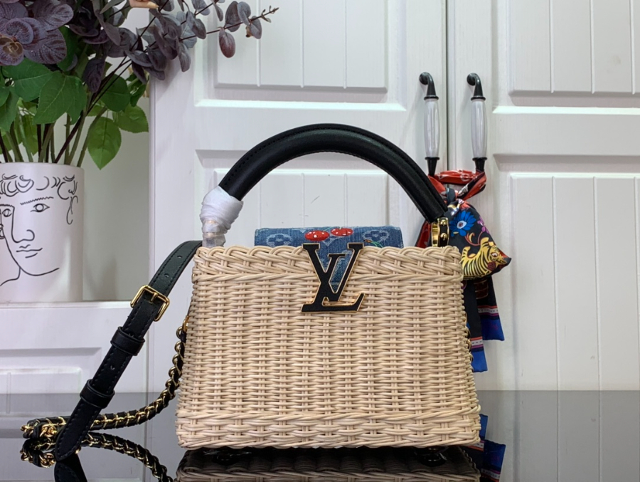 루이비통 LV x TM 카퓌신 미니 M14295 13.6821cm 블랙1.jpg