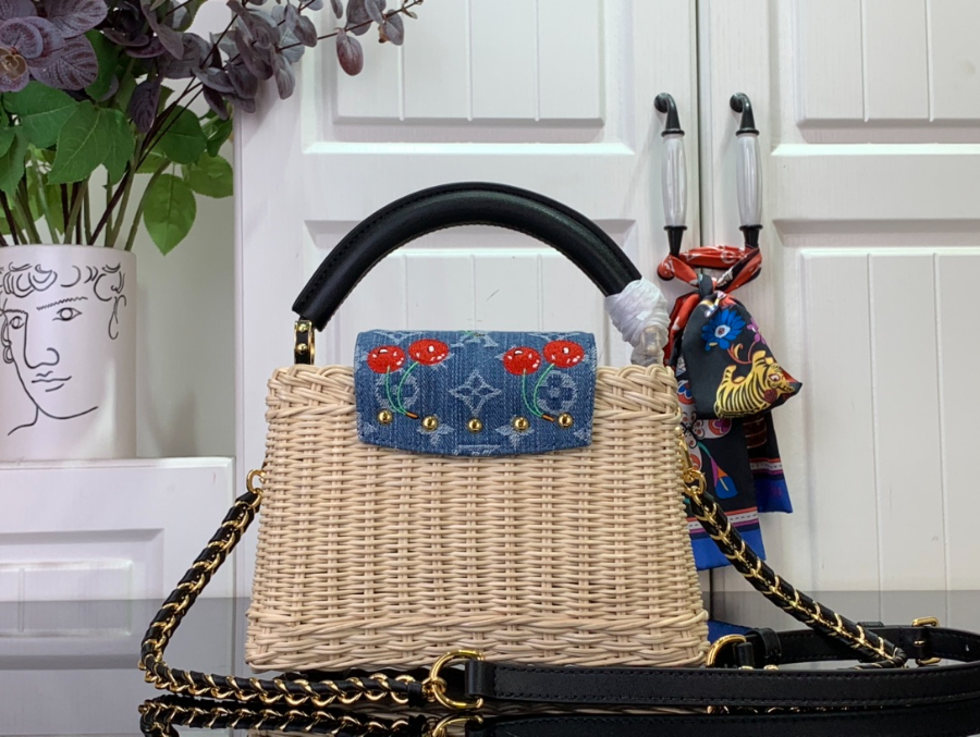 루이비통 LV x TM 카퓌신 미니 M14295 13.6821cm 블랙2.jpg