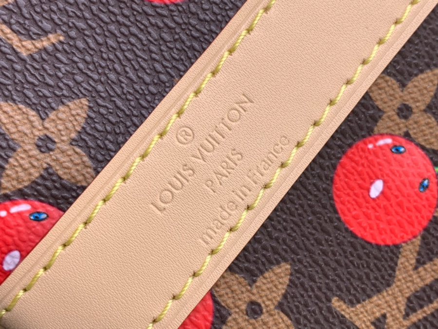 루이비통 LV x TM 키폴 반둘리에 45 272045cm M137647.jpg