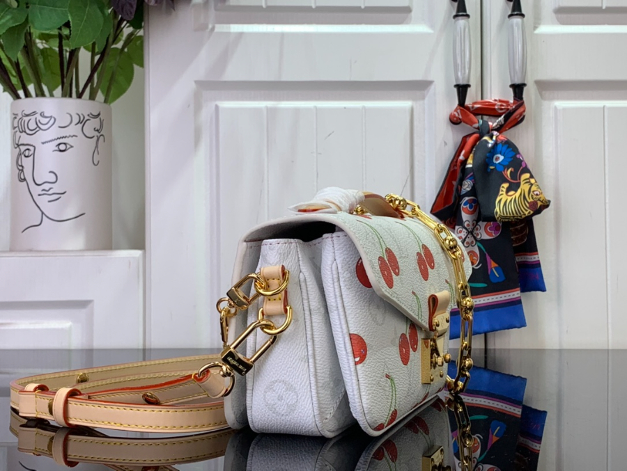 루이비통 LV x TM 포쉐트 메티스 이스트 웨스트 M14231 13.5621.5cm4.jpg