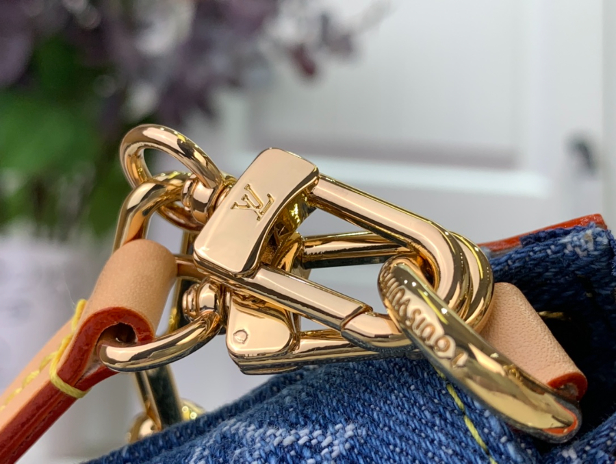 루이비통 LV x TM 포쉐트 악세수아 M13994 13422cm7.jpg