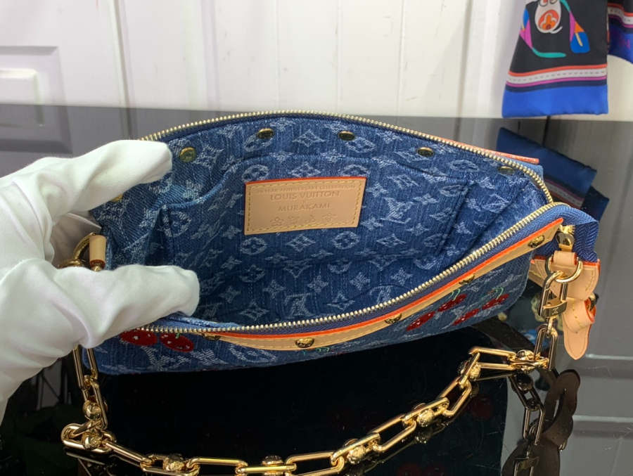 루이비통 LV x TM 포쉐트 악세수아 M13994 13422cm3.jpg