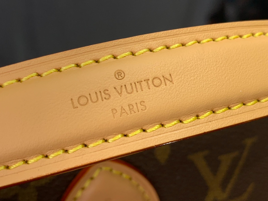 루이비통 나노 다이앤 모노그램 1610.56cm M832988.jpg