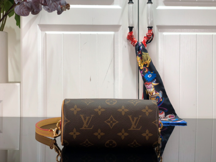 루이비통 나노 스피디 모노그램 M81085 16119cm 새버전5.jpg