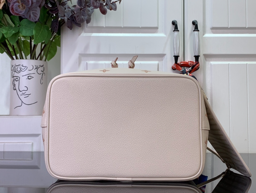 루이비통 네오노에 MM M14401 262617.5cm 크림5.jpg