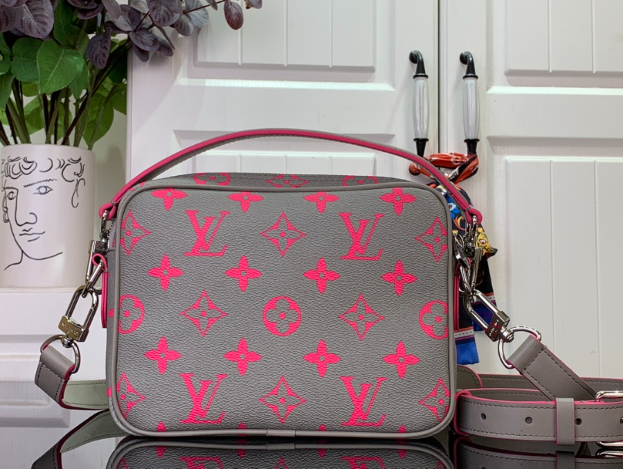 루이비통 닐 백 M15024 2517.511cm2.jpg