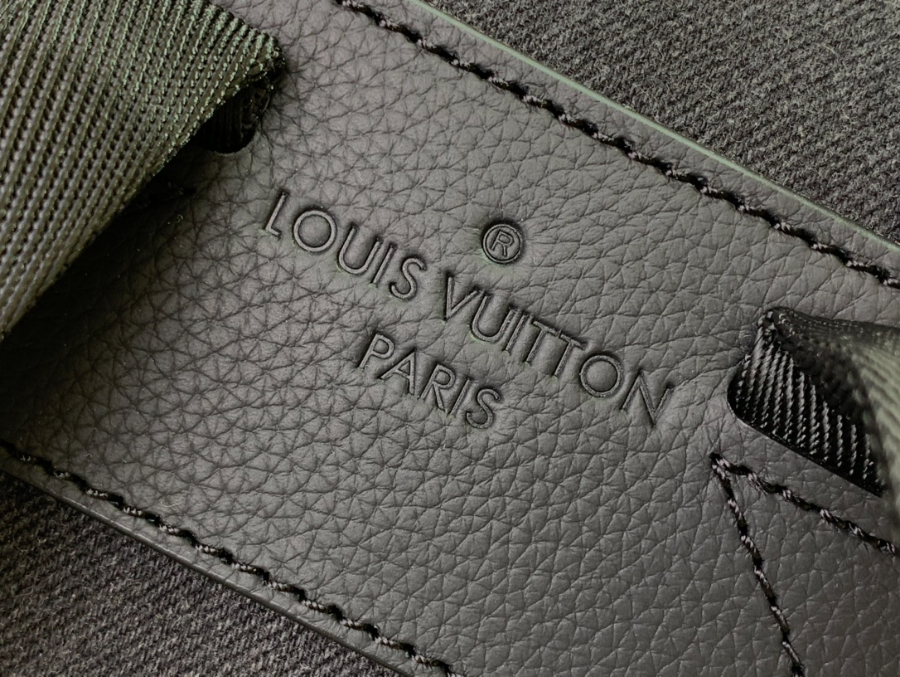 루이비통 몽수리 백팩 M14135 401932cm7.jpg