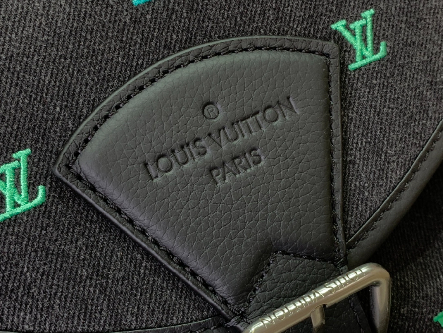 루이비통 몽수리 백팩 M14135 401932cm8.jpg