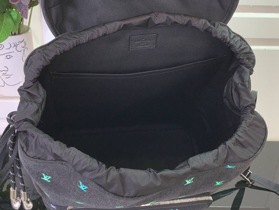 루이비통 몽수리 백팩 M14135 401932cm3.jpg