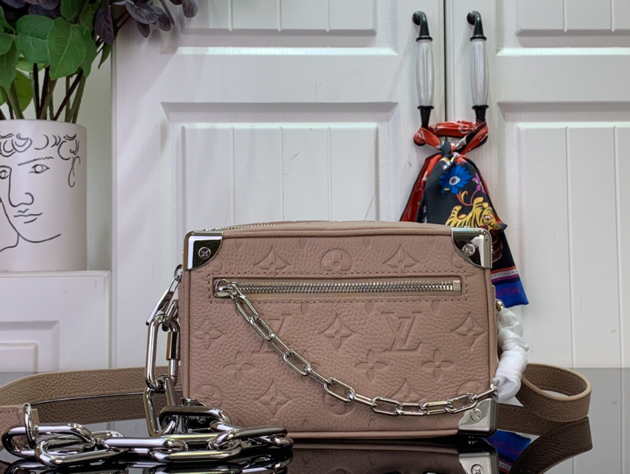 루이비통 미니 소프트 트렁크 M13868 18.5138cm1.jpg