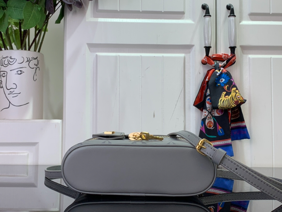 루이비통 베니티 체인 파우치 1911.56.5cm M124275.jpg