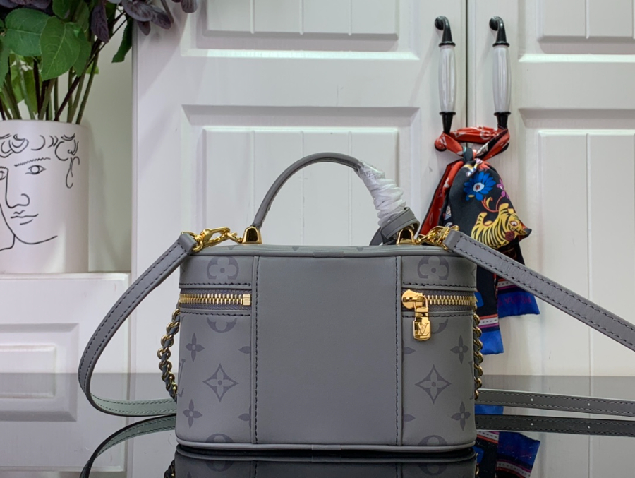 루이비통 베니티 체인 파우치 1911.56.5cm M124272.jpg