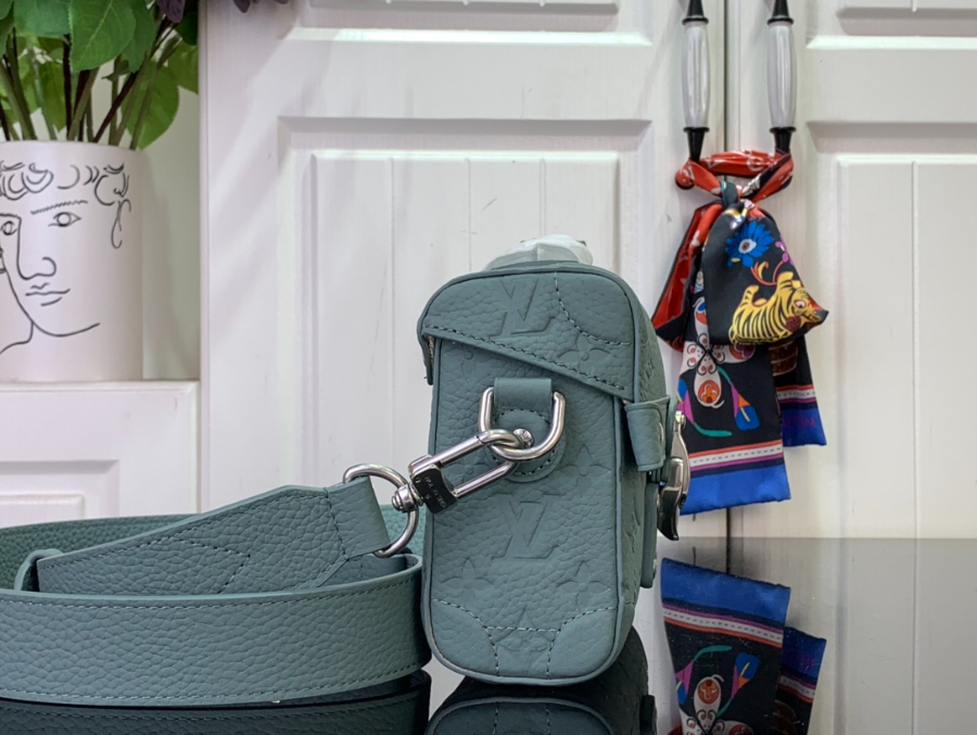 루이비통 소울 트렁크 베르 도 M13870 15719cm4.jpg