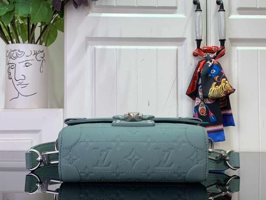 루이비통 소울 트렁크 베르 도 M13870 15719cm5.jpg