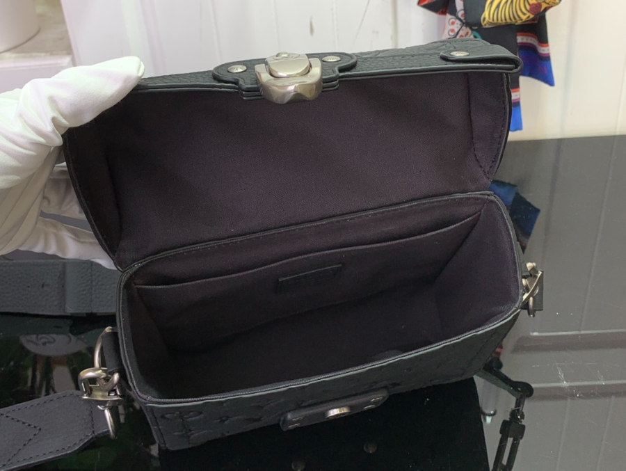 루이비통 소울 트렁크 블랙 M13871 15719cm3.jpg