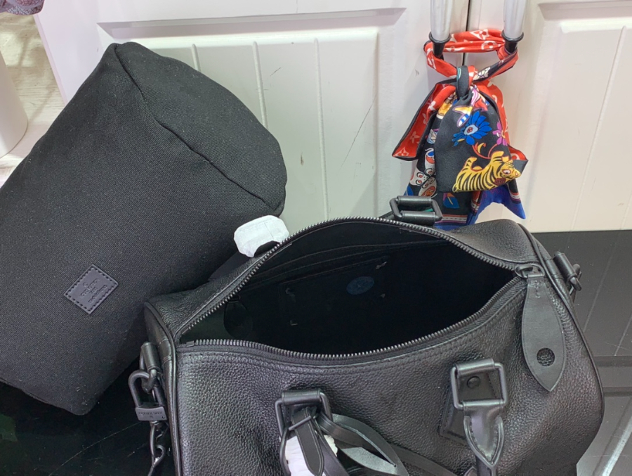 루이비통 스피디 P9 반둘리에 30 M13904 301721cm 블랙3.jpg