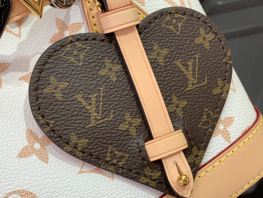 루이비통 알마 미니 LV 화이트 K00015 18128cm6.jpg