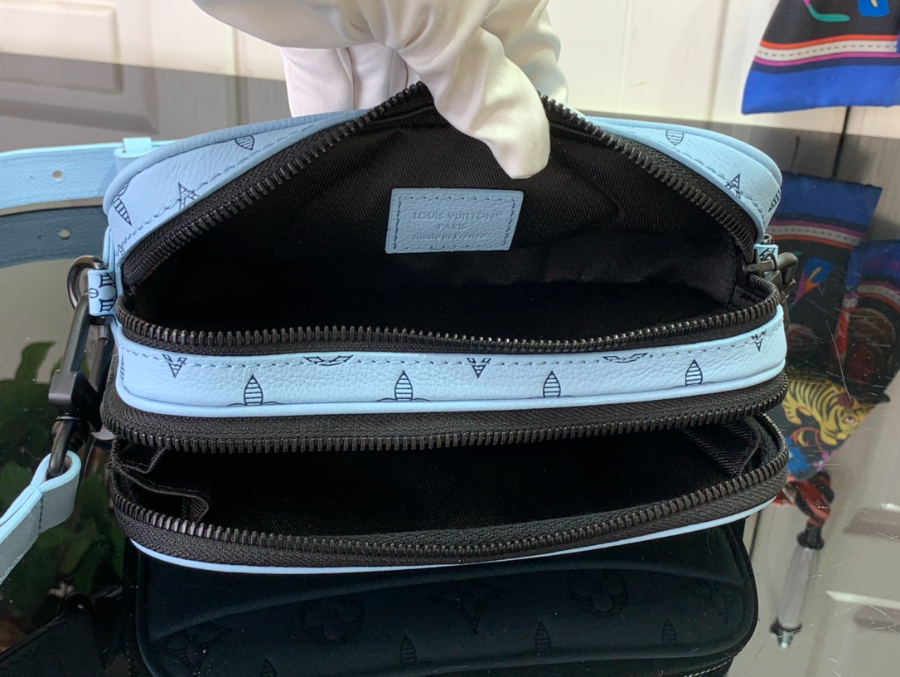 루이비통 알파 웨어러블 월릿 M14790 1118.56.5cm3.jpg